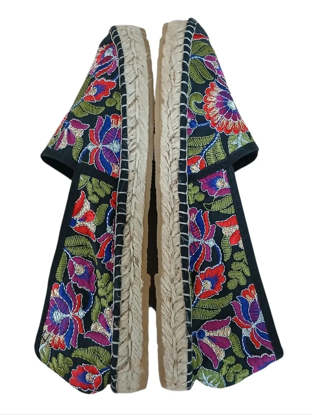 NWOB Fabiolas Handcrafted In Spain Floral Embroidered Espadrilles 8.5/39 Bohemia